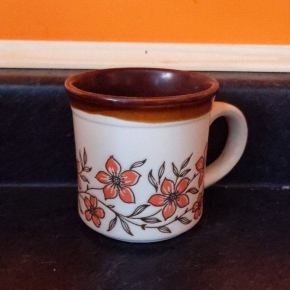 3 Vintage floral mugs - Picture 2 of 5